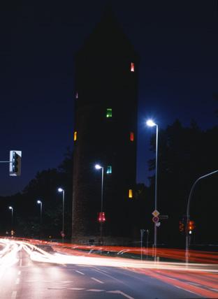 Broken Circle , 1997 Six (6) video projectors, one (1) video monitor, six (6) media players, one (1) synchronizer, Lee Filters and existing architecture Exterior view,  Skulptur Projectke in Munster, Munster, Germany, 1997