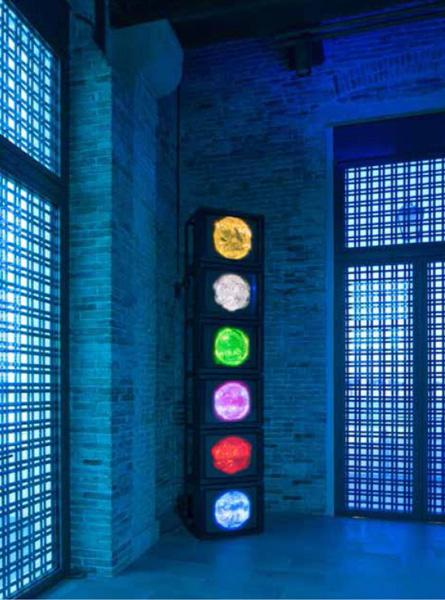 Six Color Sun, Vertical Stack , 2000 Six (6) video monitors, Six (6) media players Installation View, Punta della Dogana, Venice 